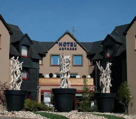 Antares & Hotel La Rivière-Saint-Sauveur